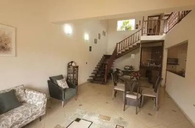 Casa para venda em Jardim São Domingos de 280.00m² com 3 Quartos, 1 Suite e 4 Garagens