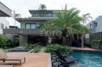 Casa para venda em Riviera De São Lourenço de 740.00m² com 7 Quartos, 7 Suites e 2 Garagens