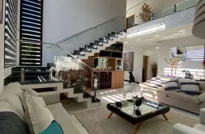 Casa para venda em Alphaville de 530.00m² com 5 Quartos, 4 Suites e 3 Garagens