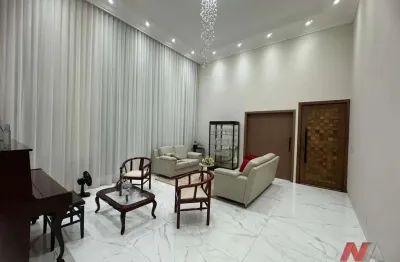 Casa para alugar em Parque São Miguel de 275.00m² com 3 Quartos, 1 Suite e 2 Garagens