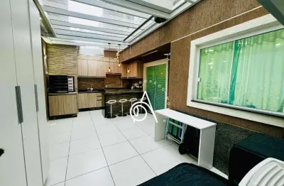 Sobrado para venda em Boqueirão de 106.00m² com 3 Quartos, 1 Suite e 3 Garagens