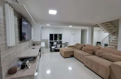 Casa de Condomínio para venda em Jardim Elias de 379.00m² com 3 Quartos, 3 Suites e 4 Garagens