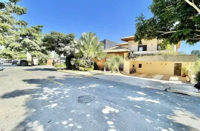 Casa para venda em Moinho Velho de 610.00m² com 6 Quartos, 6 Suites e 4 Garagens