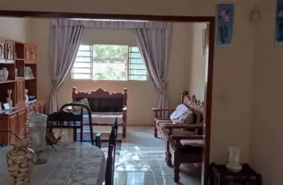 Casa para venda em Jardim Do Prado de 204.00m² com 2 Quartos, 1 Suite e 2 Garagens