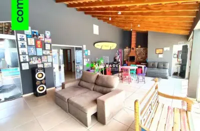 Casa para venda em Parque Santa Hilda de 130.00m² com 3 Quartos, 1 Suite e 4 Garagens