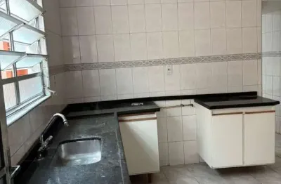 Casa com 3 quartos para alugar na Rua João Priore, 69, Vila Nhocune, São Paulo