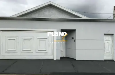 Casa para alugar em Vila Rezende de 110.00m² com 2 Quartos e 2 Garagens