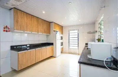 Casa para venda em Cachoeira de 310.00m² com 6 Quartos, 1 Suite e 2 Garagens