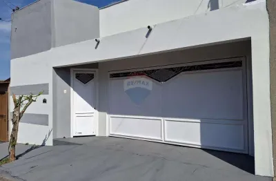 Casa para venda em Centro de 203.82m² com 2 Quartos, 1 Suite e 2 Garagens