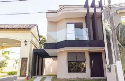 Sobrado para venda em Pinheirinho de 166.00m² com 3 Quartos, 3 Suites e 2 Garagens