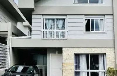 Casa de Condomínio para alugar em Atuba de 140.00m² com 2 Quartos, 1 Suite e 2 Garagens