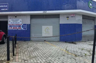Prédio Comercial para alugar em Vila Oliveira de 53.00m² com 1 Quarto e 2 Garagens