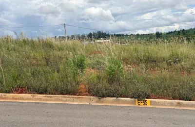 Terreno à venda no Centro, Capela do Alto 