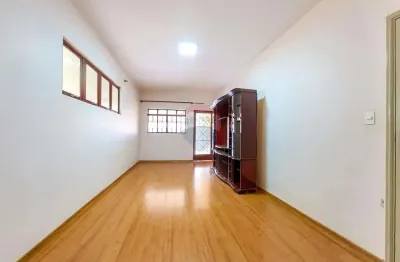 Casa para venda em Jardim Nossa Senhora De Fátima de 219.00m² com 3 Quartos e 2 Garagens