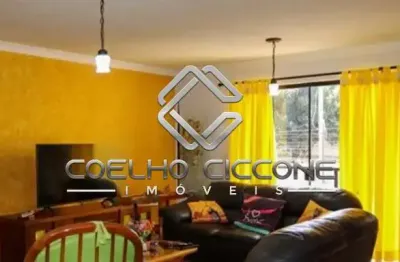 Sobrado para venda em Cerâmica de 250.00m² com 3 Quartos, 1 Suite e 6 Garagens