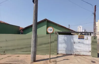 Casa para alugar em Centro de 100.00m² com 4 Quartos e 1 Garagem