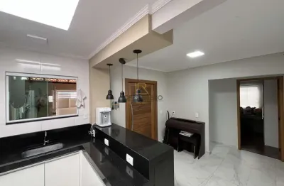 Casa para venda em Jardim Maria Luiza de 200.00m² com 3 Quartos, 1 Suite e 2 Garagens