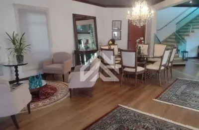 Casa para venda em Cidade Jardim de 559.00m² com 3 Quartos, 3 Suites e 4 Garagens