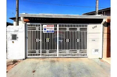 Casa para venda em Jardim Amanda I de 109.00m² com 2 Quartos, 1 Suite e 2 Garagens