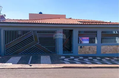 Casa para venda em Jardim Rosana de 213.00m² com 3 Quartos, 1 Suite e 2 Garagens