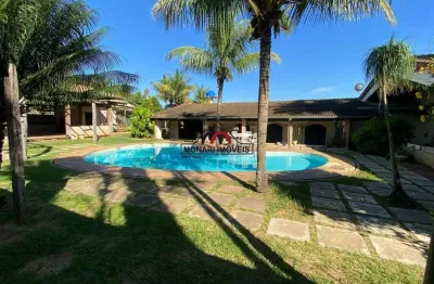 Casa para venda em Chácara Lucília de 351.00m² com 3 Quartos, 1 Suite e 4 Garagens