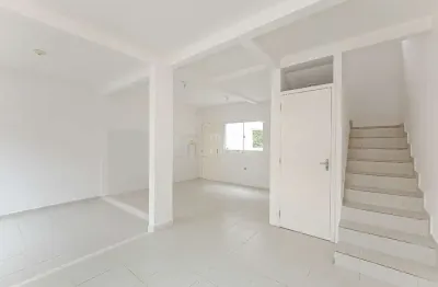 Sobrado para venda em Umbará de 119.00m² com 3 Quartos e 2 Garagens