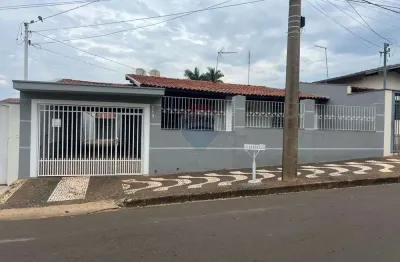 Casa para alugar em Parque Santa Cândida de 228.70m² com 3 Quartos e 4 Garagens