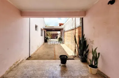 Casa para venda em Jardim América de 220.00m² com 3 Quartos, 1 Suite e 3 Garagens