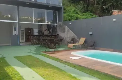 Casa para venda em Vila Hortência de 300.00m² com 2 Quartos, 1 Suite e 5 Garagens