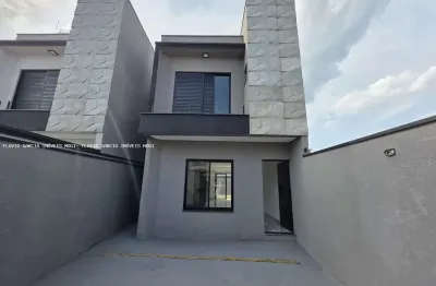 Sobrado para venda em Braz Cubas de 112.00m² com 3 Quartos, 1 Suite e 2 Garagens