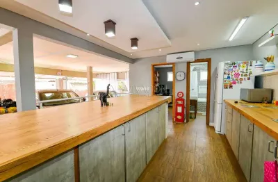 Casa para venda em Campo Magro de 517.00m² com 3 Quartos, 1 Suite e 2 Garagens