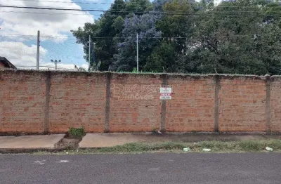 Terreno à venda na Avenida Francescopaolo Celenza, Jardim Athenas, Araraquara