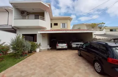 Casa para venda em Esplanada Independência de 300.00m² com 4 Quartos, 3 Suites e 5 Garagens