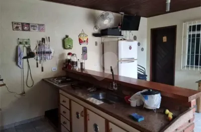 Sobrado para venda em Paraíso de 240.00m² com 3 Quartos, 1 Suite e 7 Garagens