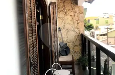 Sobrado para venda em Vila Camilópolis de 224.00m² com 3 Quartos, 1 Suite e 5 Garagens