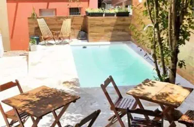 Casa de Condomínio para venda em Vila Alice de 262.00m² com 3 Quartos, 1 Suite e 3 Garagens