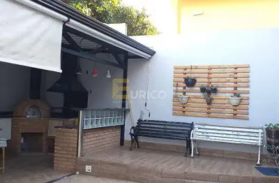 Casa para venda em VILA JOÃO JORGE de 250.00m² com 3 Quartos, 1 Suite e 2 Garagens