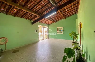 Casa para venda em Vila Nova de 120.00m² com 2 Quartos, 1 Suite e 2 Garagens