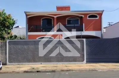 Sobrado para venda em Vila Operária de 245.00m² com 3 Quartos e 1 Garagem