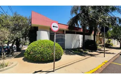 Casa para venda em Jardim Macedo de 223.77m² com 3 Quartos, 1 Suite e 2 Garagens
