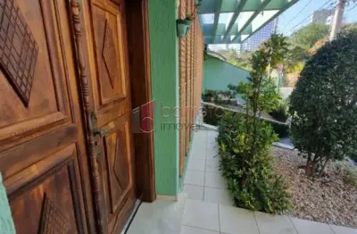 Casa para venda em Chácara Urbana de 250.00m² com 3 Quartos, 1 Suite e 6 Garagens