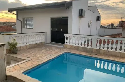 Sobrado para venda em Jardim Sartori de 220.00m² com 3 Quartos e 2 Garagens
