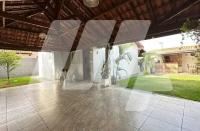 Casa para venda em São Pedro de 110.00m² com 2 Quartos, 1 Suite e 3 Garagens