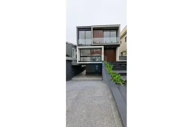 Casa de Condomínio para venda em Residencial Real Park de 374.00m² com 4 Quartos, 4 Suites e 4 Garagens