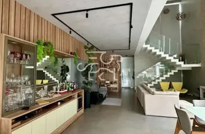 Casa de Condomínio para venda em Cidade Tamboré de 400.00m² com 4 Quartos, 2 Suites e 3 Garagens