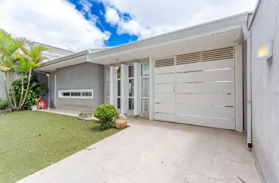 Casa para venda em Boqueirão de 240.00m² com 4 Quartos, 2 Suites e 5 Garagens