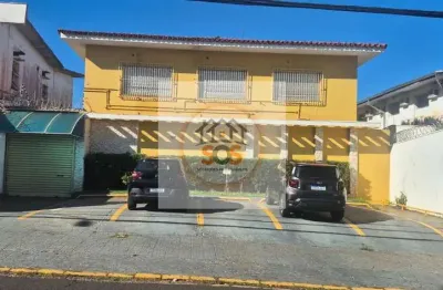 Casa para alugar em Centro de 400.00m² com 8 Quartos, 2 Suites e 6 Garagens