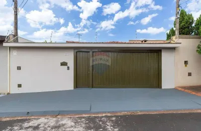 Casa para venda em Residencial Flórida de 154.12m² com 3 Quartos, 1 Suite e 2 Garagens