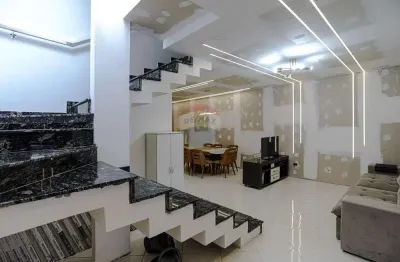 Sobrado para venda em Vila Rei de 241.04m² com 2 Quartos, 2 Suites e 3 Garagens