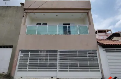 Sobrado para venda em Jardim Cris de 220.00m² com 2 Quartos e 2 Suites